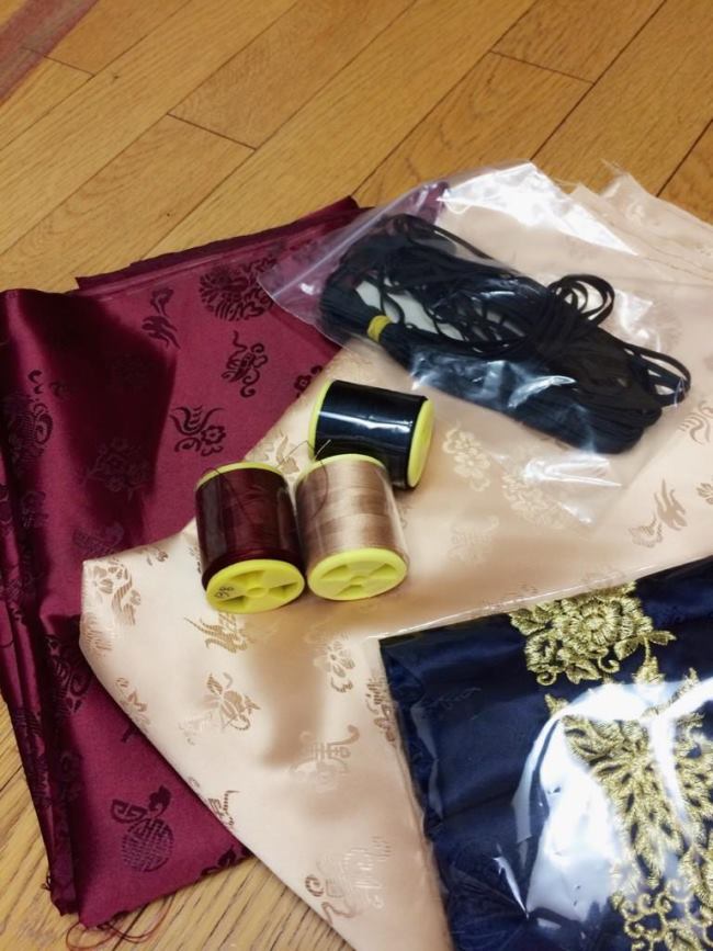 栽經為愛狗製作韓服 2