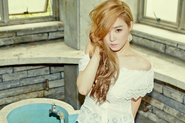 少女時代-TaeTiSeo《Holler》概念照:Tiffany 少女時代-TaeTiSeo《Holler》概念照:Tiffany