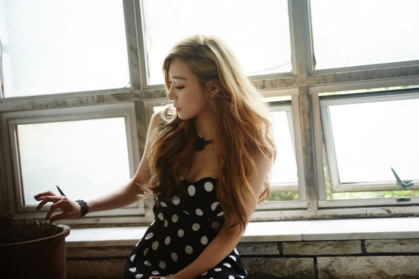 少女時代-TaeTiSeo《Holler》概念照:Tiffany 少女時代-TaeTiSeo《Holler》概念照:Tiffany