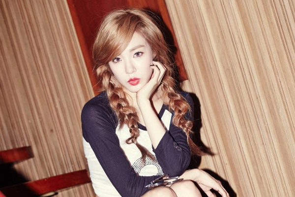 少女時代-TaeTiSeo《Holler》概念照:Tiffany 少女時代-TaeTiSeo《Holler》概念照:Tiffany