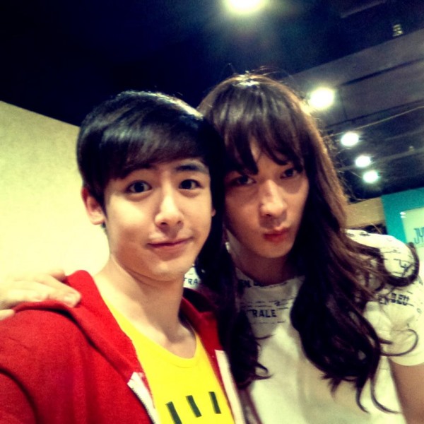 Nichkhun、戴上女生假髮的燦盛