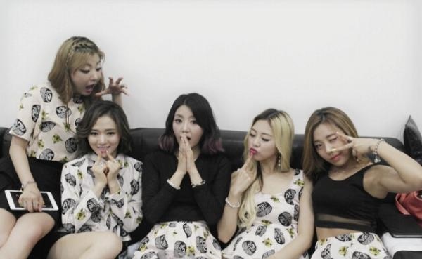 LADIES' CODE