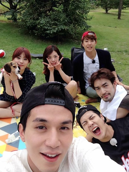 李棟旭、Jackson、大谷亮平、朴敏雨、Sunny、Young Ji 李棟旭、Jackson、大谷亮平、朴敏雨、Sunny、Young Ji