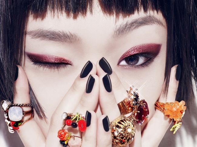 YG 推出彩妝品牌 moonshot YG 推出彩妝品牌 moonshot