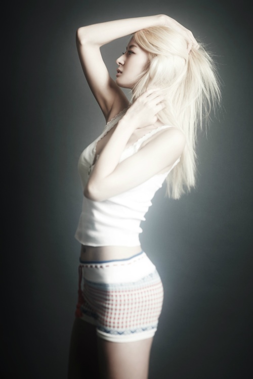 Hello Venus 成員 Nara 概念照