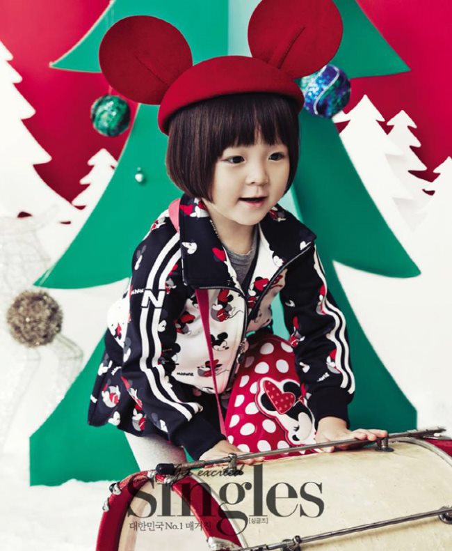 秋小愛 Singles 聖誕畫報