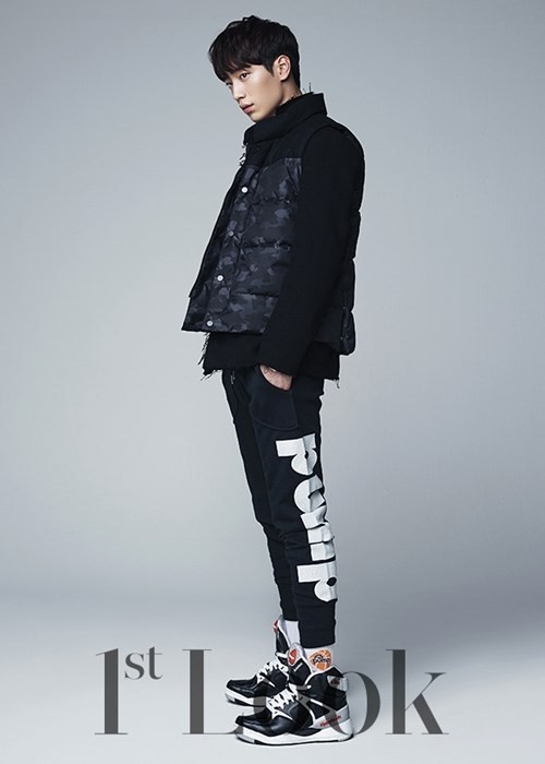 徐康俊 1st Look