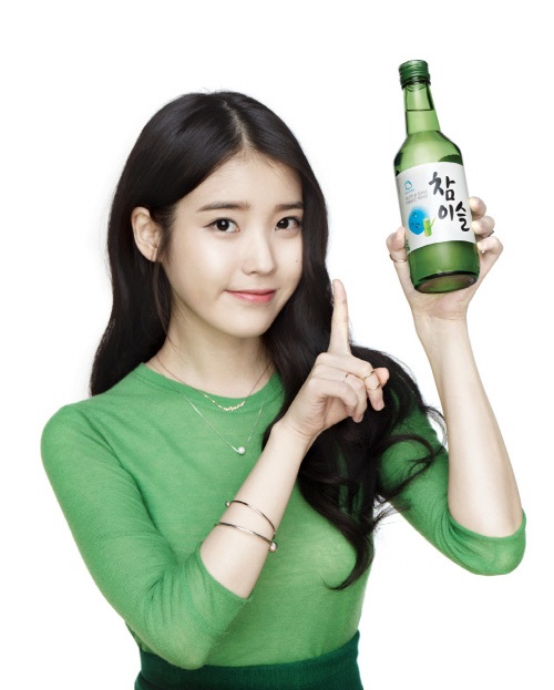 IU 真露燒酒 代言照