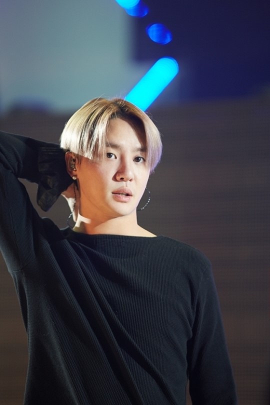 JYJ 大阪巨蛋演唱會綵排照 (俊秀)