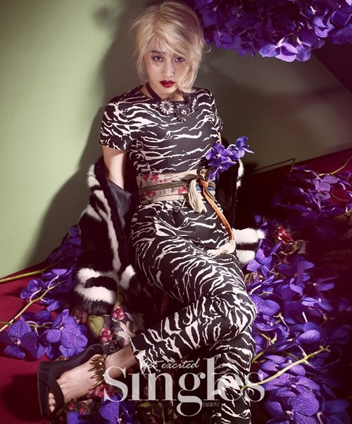 Nicole @ Singles (2015.1)