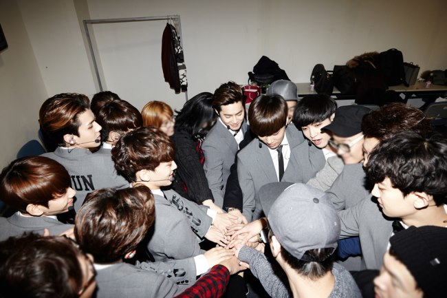 EXO《2014-2015 湖南衛視年末演唱會》 EXO《2014-2015 湖南衛視年末演唱會》