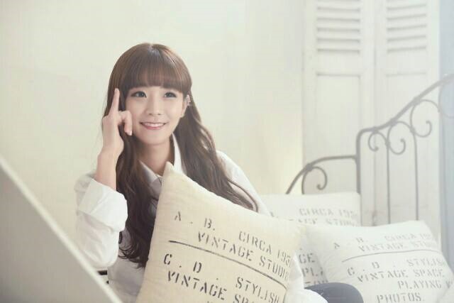 Crayon Pop《Y-Shirt》概念照：So Yul 