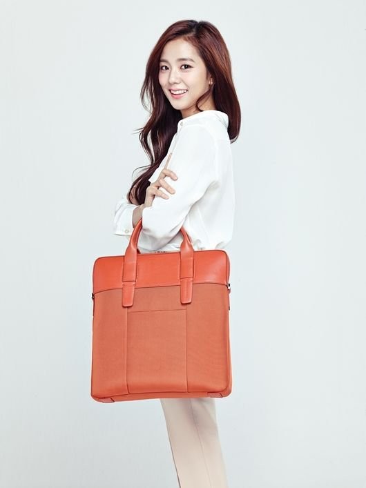 Kim Ji Soo (Samsonite RED 代言)