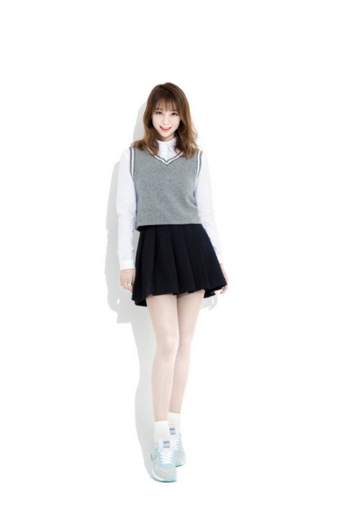 Hyerin「Akiii Classic」代言照
