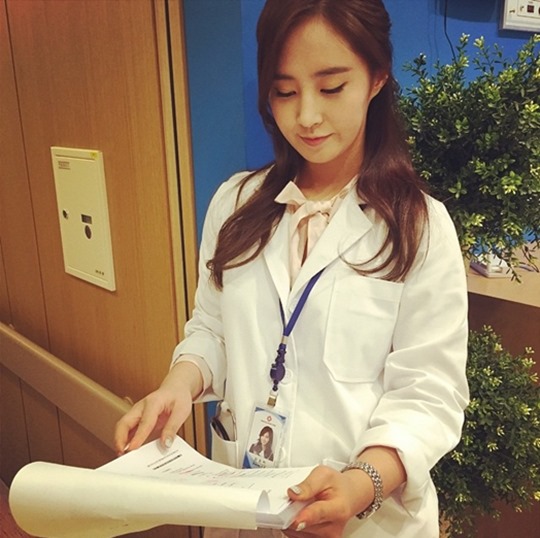 Yuri 變身美女醫生