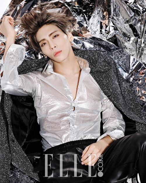 大家都有看过钟铉为时尚杂志 elle 拍摄的 a 版画报了吗?