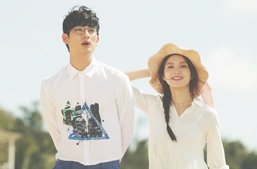 尹博、李聖經《女王的花》臺灣墾丁部分劇照 尹博、李聖經《女王的花》臺灣墾丁部分劇照