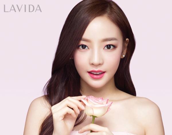 KARA 代言彩妝 LAVIDA:荷拉 KARA 代言彩妝 LAVIDA:荷拉