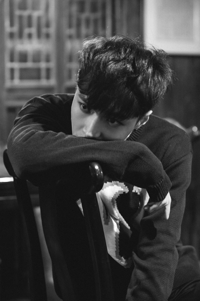 EXO《EXODUS》概念照：LAY