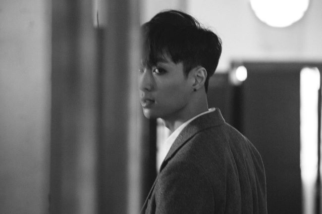 EXO《EXODUS》概念照:LAY EXO《EXODUS》概念照:LAY