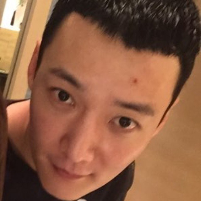 崔振赫入伍剃頭照