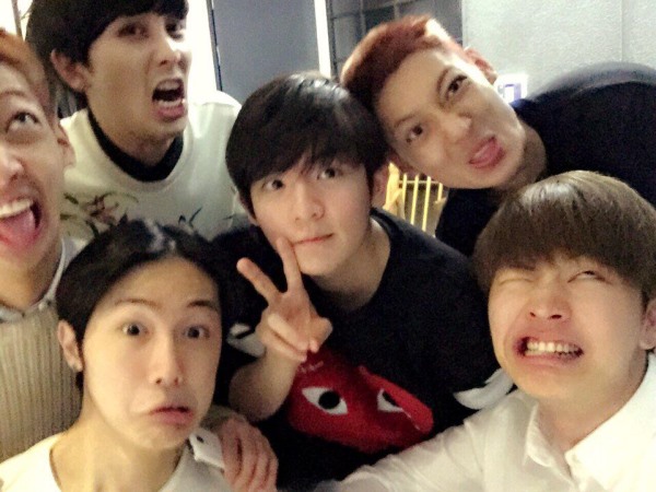 Ricky、蔡晉、榮旻、光旻、星材、T.K (鬼臉版) Ricky、蔡晉、榮旻、光旻、星材、T.K (鬼臉版)