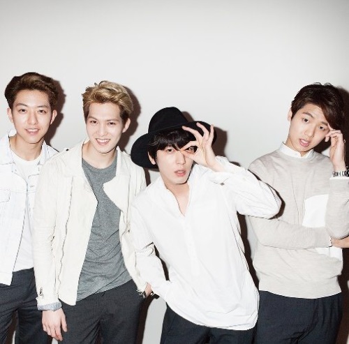 CNBLUE 第九張日文單曲《WHITE》初回限定盤 A