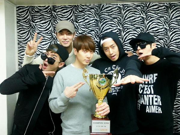 神話《Show Champion》一位認證照 神話《Show Champion》一位認證照