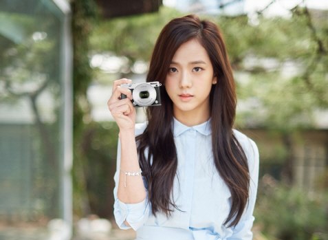 Kim Ji Soo 代言 Nikon 相機