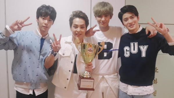 EXO (Chan Yeol、XIUMIN、Do Young、Jae Hyun)《Show Champion》二連冠 (4/15)