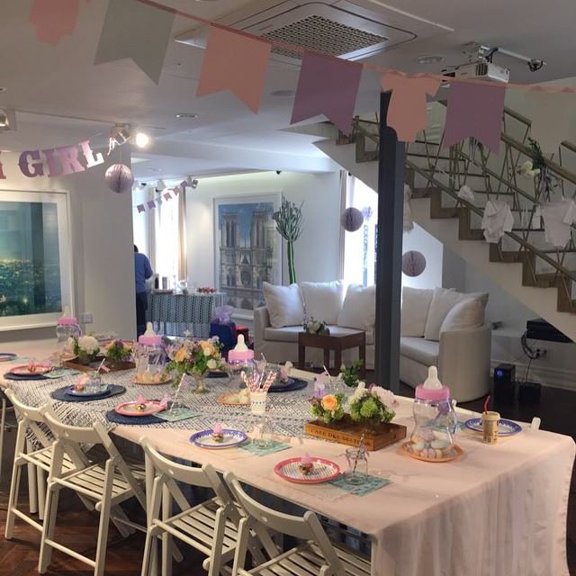 好友為地成、李寶英舉辦 Baby Shower 派對