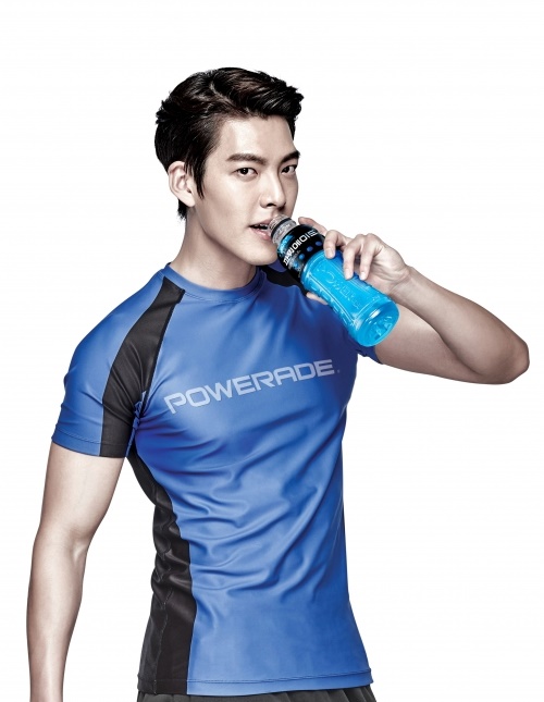 金宇彬 POWERADE 代言照