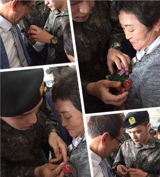 金在中結束軍事基礎訓練 (父母節別康乃馨) 金在中結束軍事基礎訓練 (父母節別康乃馨)