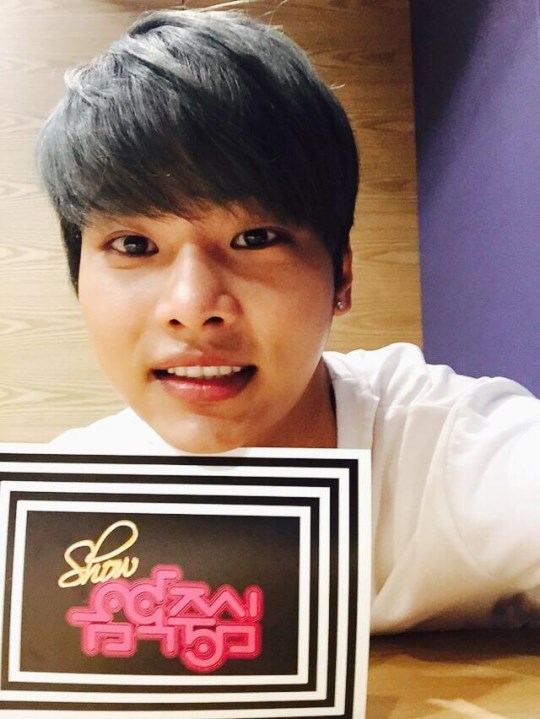 VIXX N 主持認證照