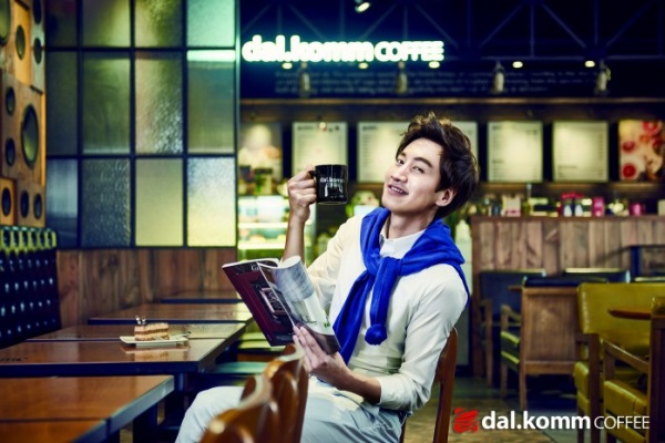 李光洙「dal.komm COFFEE」代言照 李光洙「dal.komm COFFEE」代言照