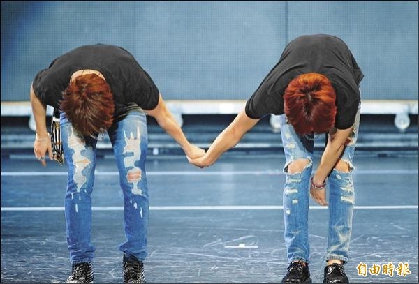 Super Junior-D&E 亞洲巡迴台北場 no.2 (15.06.07)