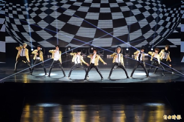 EXO 6/12 台北演唱會 @ 自由時報 EXO 6/12 台北演唱會 @ 自由時報