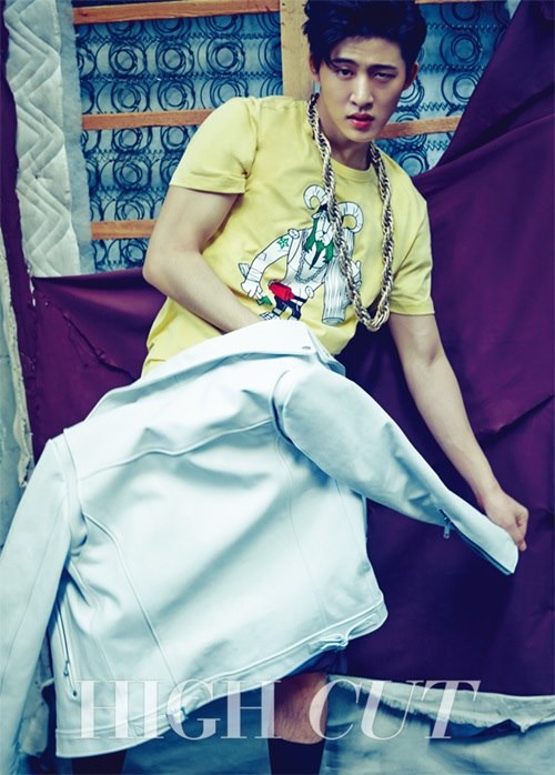iKON HIGH CUT 畫報 (B.I.)