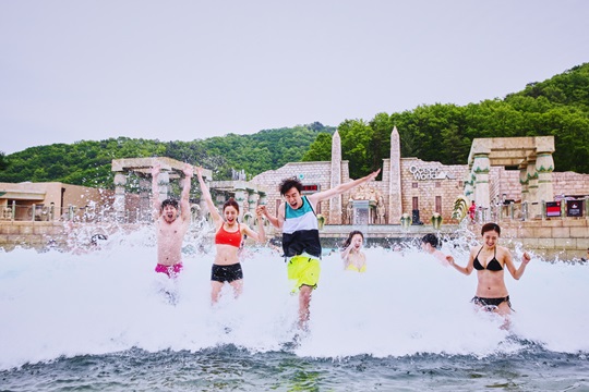 NaNa、李光洙 @ Ocean World 代言照
