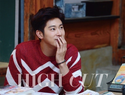 允浩 HIGH CUT 畫報 允浩 HIGH CUT 畫報