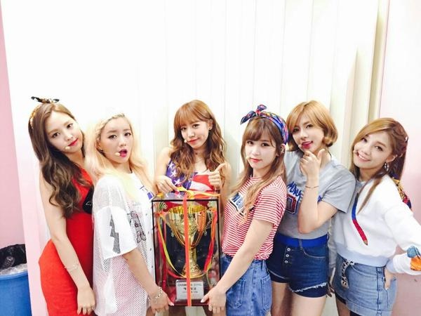 A Pink 獲7/29《Show Champion》一位