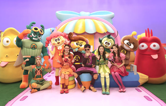 Mir、SinB、楊知元《我懷裡的 Larva 與朋友們》 Mir、SinB、楊知元《我懷裡的 Larva 與朋友們》