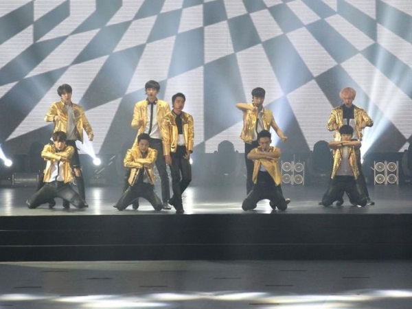 EXO 二巡香港演唱會 EXO 二巡香港演唱會