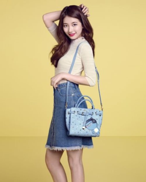 Suzy @ Kakao Collabo Bag