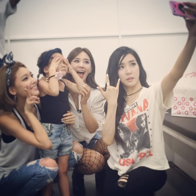 少女時代、秋小愛 (Tiffany IG 更新)