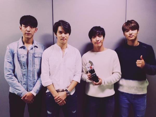 CNBLUE《The Show》一位