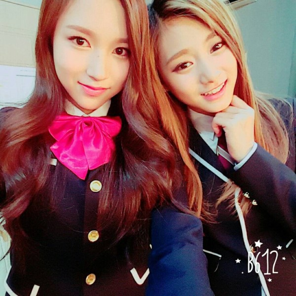 MINA、TZUYU @ Skoolooks 花絮照 MINA、TZUYU @ Skoolooks 花絮照