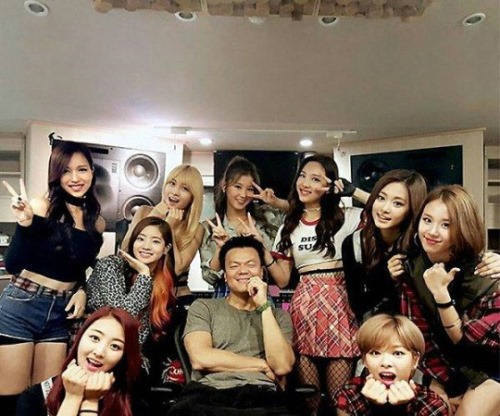 TWICE、朴軫泳 (朴振英) 