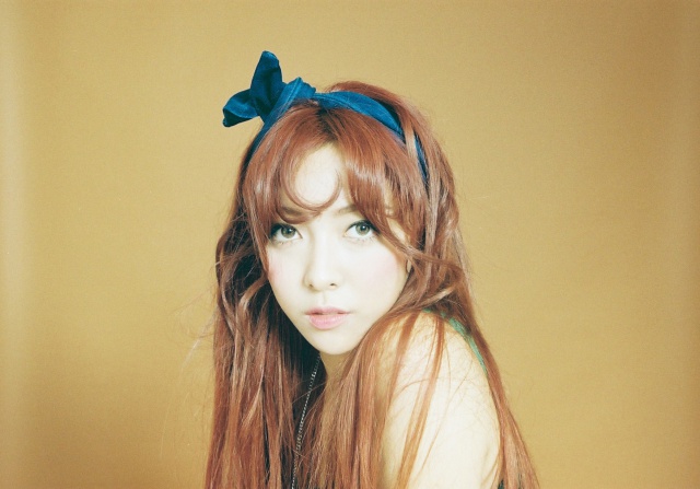 Luna《4 Walls》概念照 Luna《4 Walls》概念照