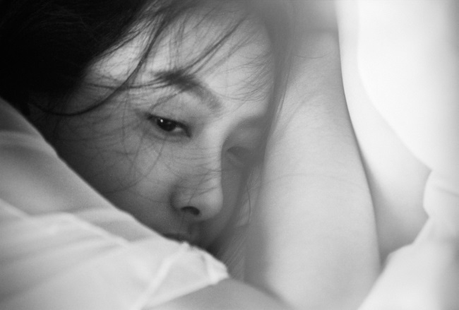 Victoria《4 Walls》概念照